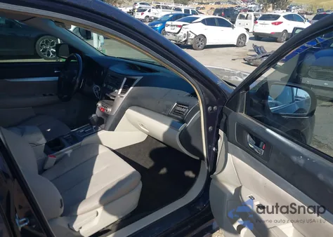 2013 Subaru Legacy 2.5I Premium из США, поврежденный, VIN 4S3BMBC62D3020022